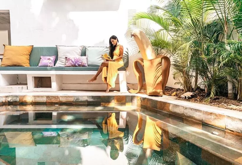 هتل Cosy Guest House Sous Le Badamier