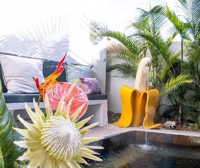 هتل Cosy Guest House Sous Le Badamier