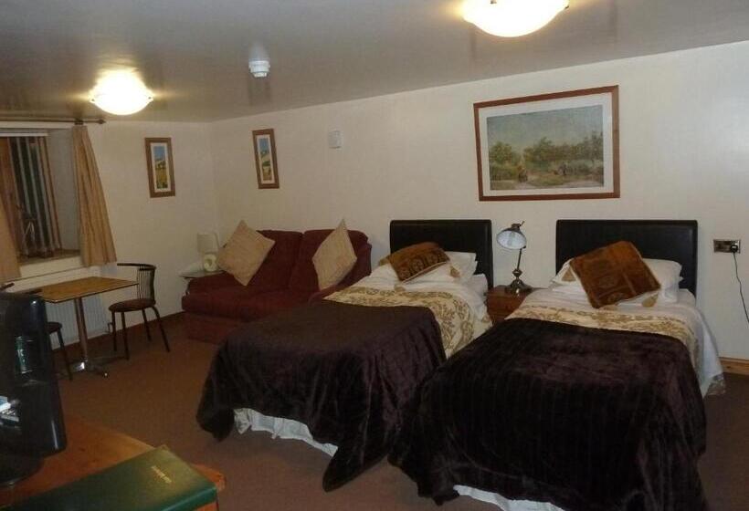 Oakenholt Farm Bed And Breakfast