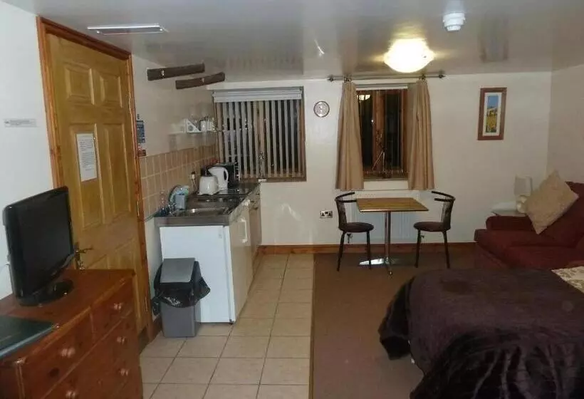 Oakenholt Farm Bed And Breakfast