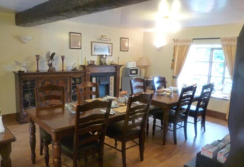 Oakenholt Farm Bed And Breakfast