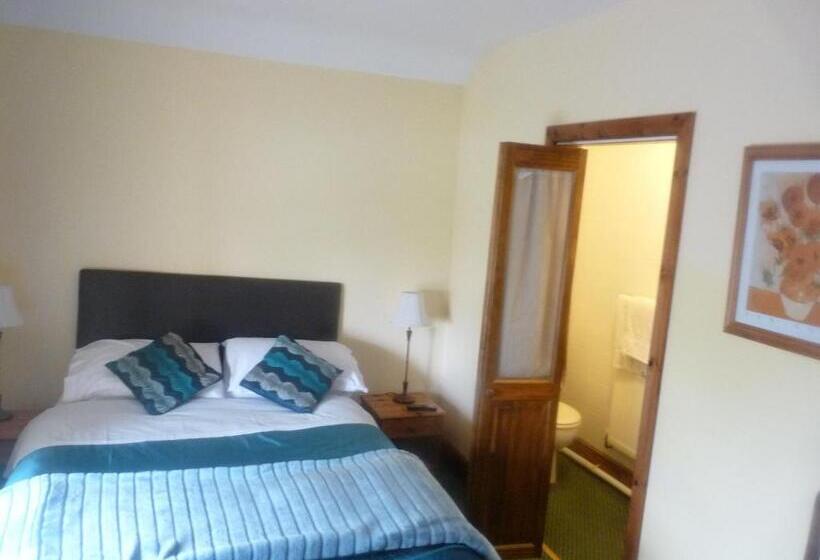 Oakenholt Farm Bed And Breakfast