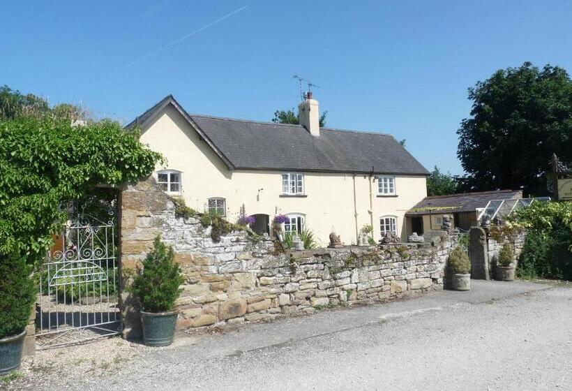 Oakenholt Farm Bed And Breakfast