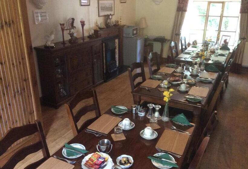 Oakenholt Farm Bed And Breakfast