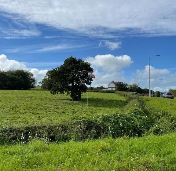 Oakenholt Farm Bed And Breakfast