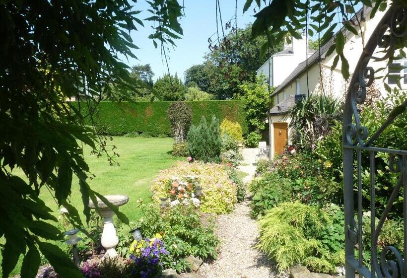 Oakenholt Farm Bed And Breakfast