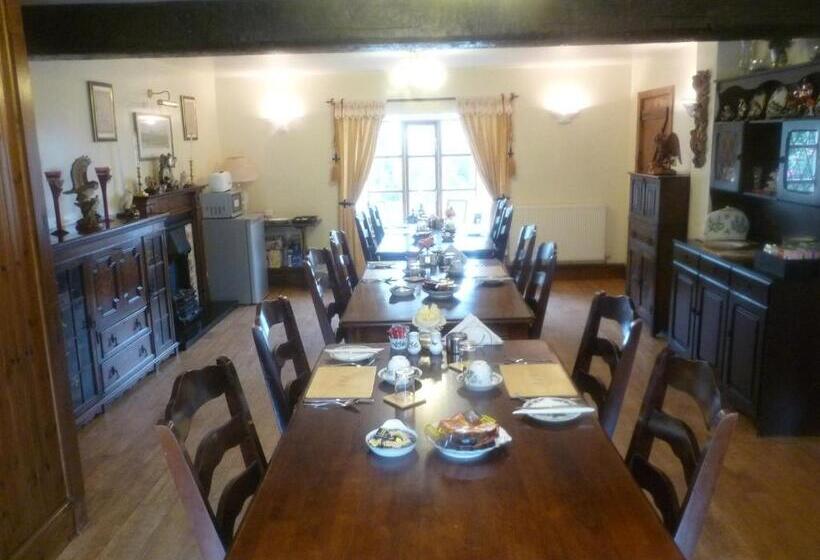 Oakenholt Farm Bed And Breakfast