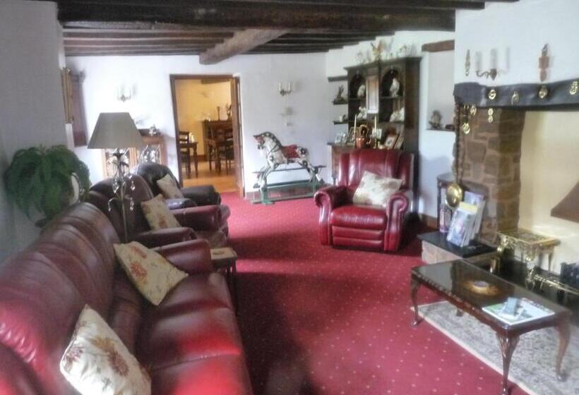 Oakenholt Farm Bed And Breakfast