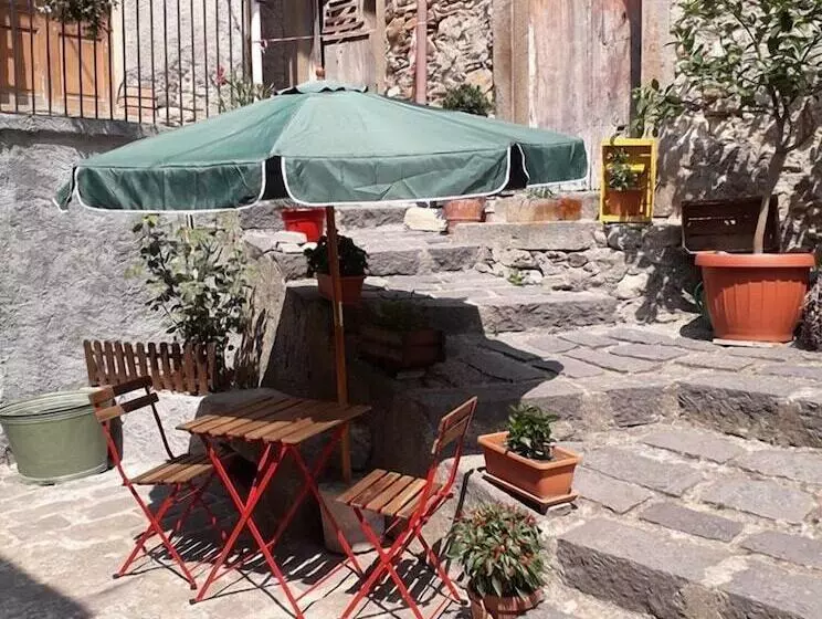 Aamiaismajoitus (B&B) Al Castello San Piero Patti