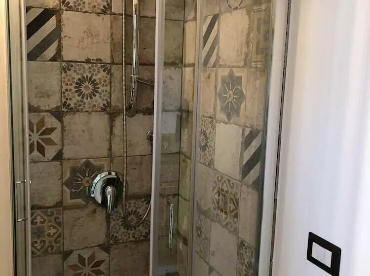 Aamiaismajoitus (B&B) Al Castello San Piero Patti