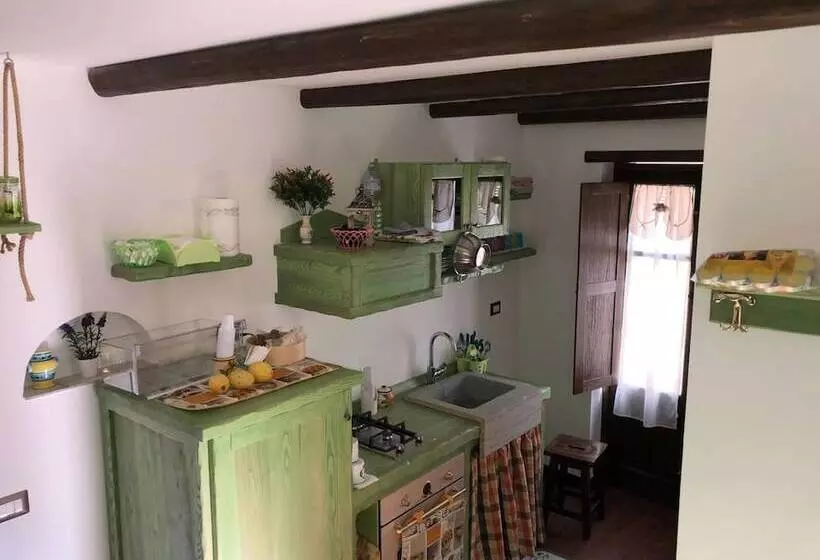 Aamiaismajoitus (B&B) Al Castello San Piero Patti