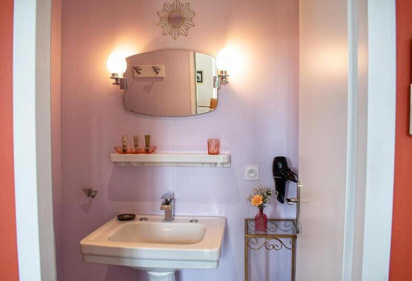 Bed and Breakfast Les Volets Violets