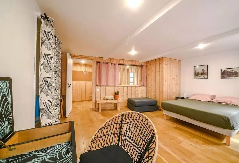 Flow Hostel