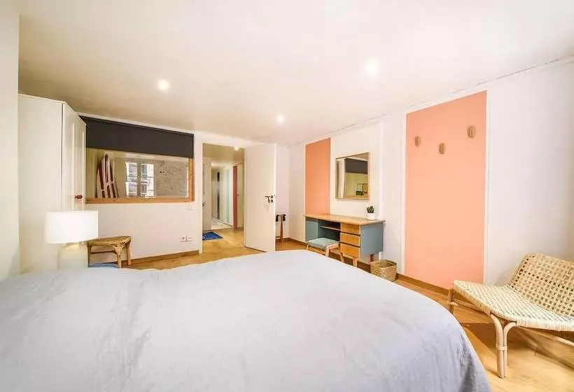 Flow Hostel
