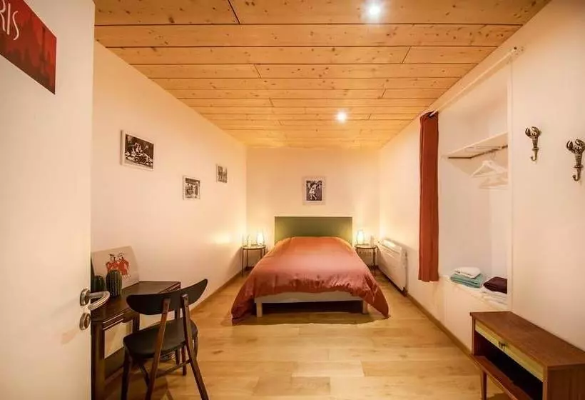 Flow Hostel