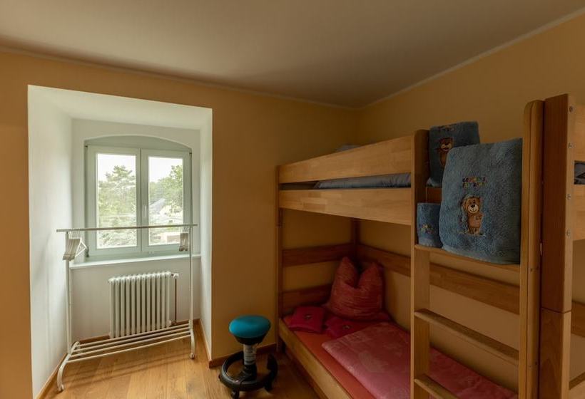 فندق Familien Schloss Leizen