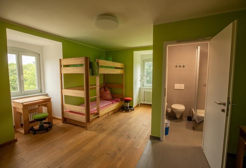 فندق Familien Schloss Leizen