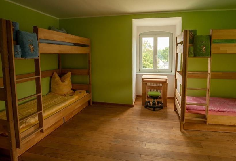 فندق Familien Schloss Leizen