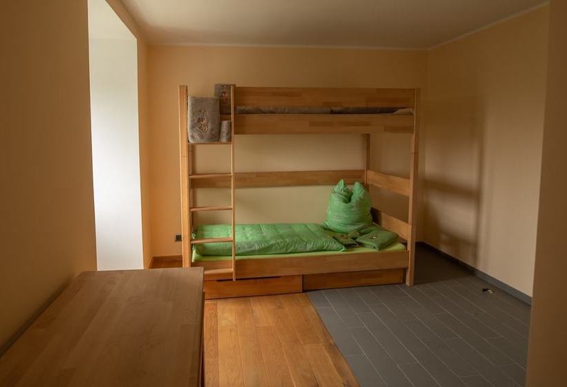 فندق Familien Schloss Leizen