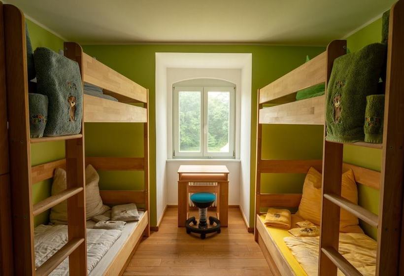 فندق Familien Schloss Leizen