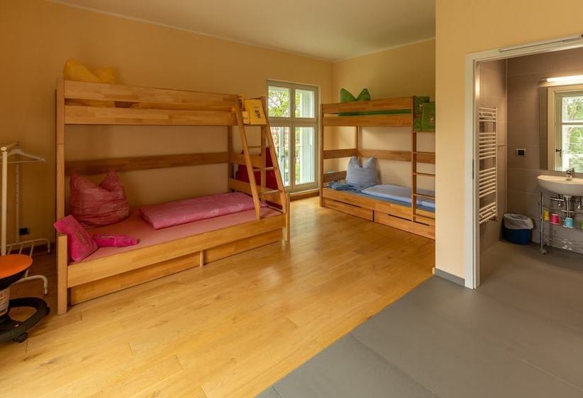 فندق Familien Schloss Leizen