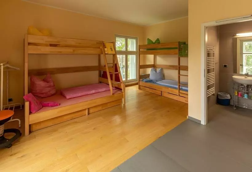 Hotelli Familien Schloss Leizen