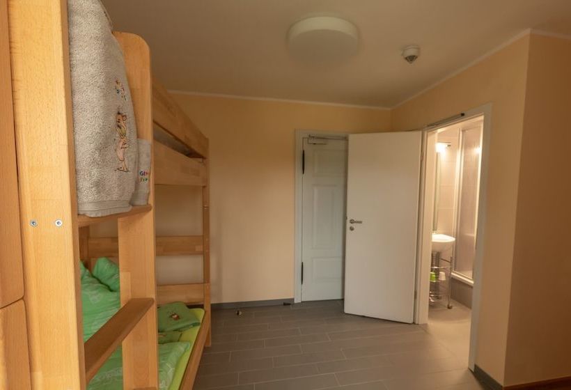 فندق Familien Schloss Leizen