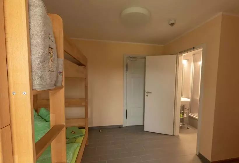 Hotelli Familien Schloss Leizen