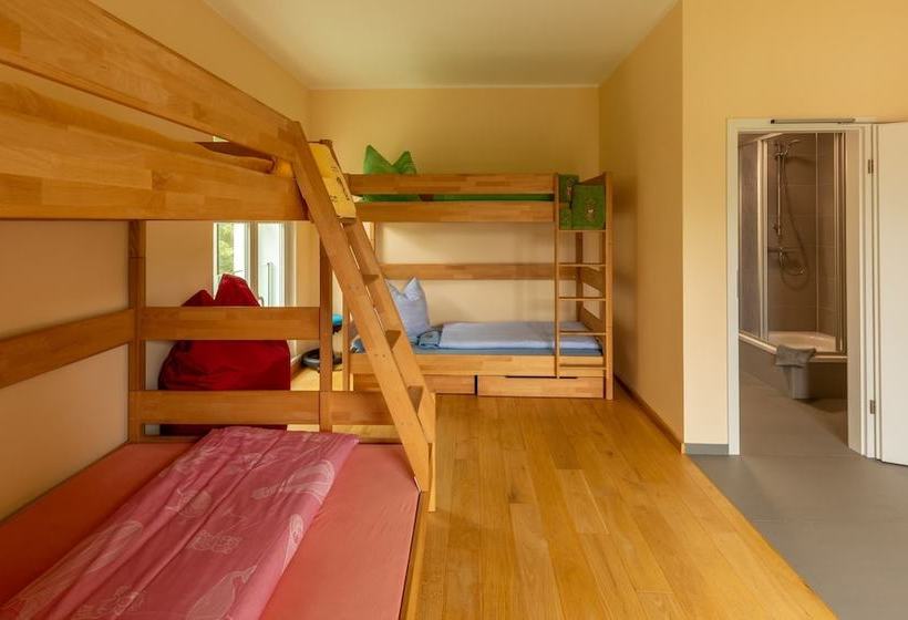 فندق Familien Schloss Leizen