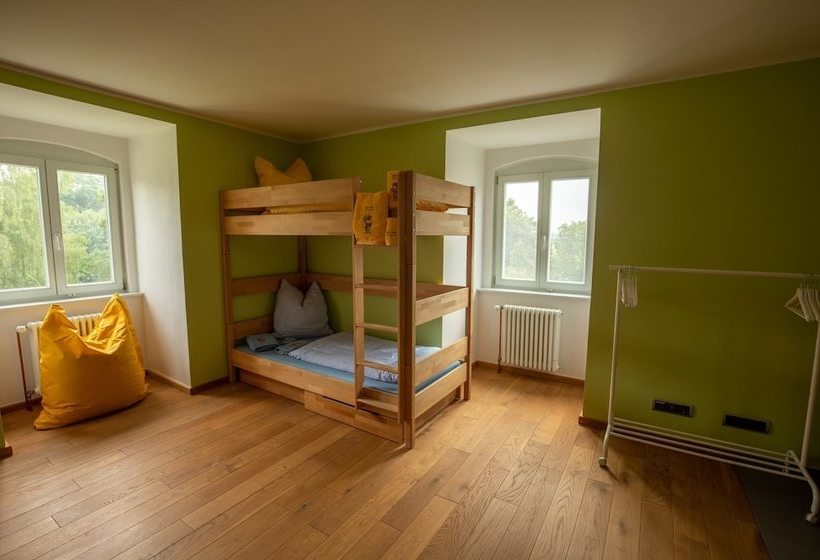 فندق Familien Schloss Leizen