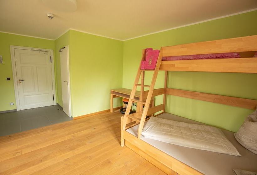 فندق Familien Schloss Leizen