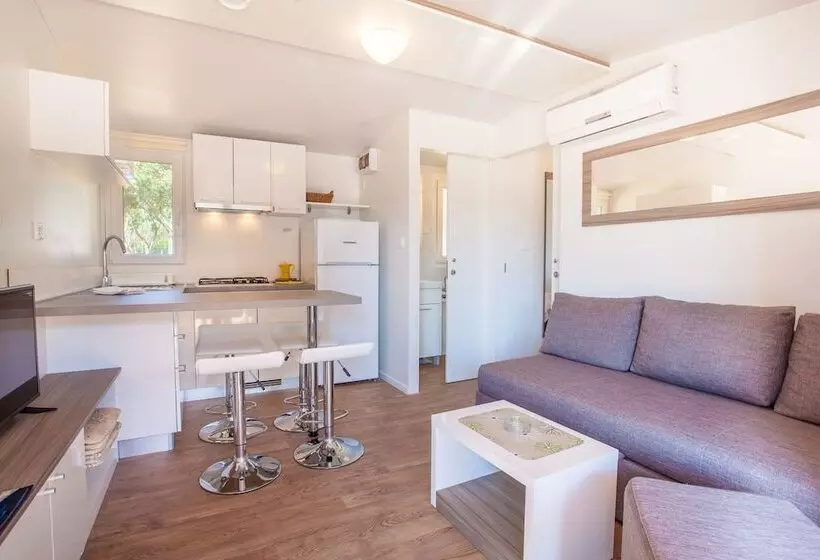 Hotelli Mobile Homes Delta Marine At Campsite Lopari