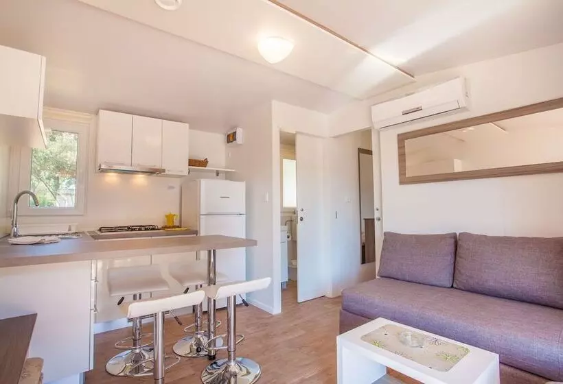 Hotelli Mobile Homes Delta Marine At Campsite Lopari