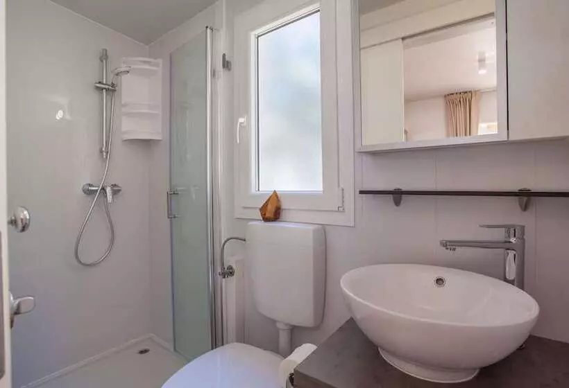 Hotelli Mobile Homes Delta Marine At Campsite Lopari