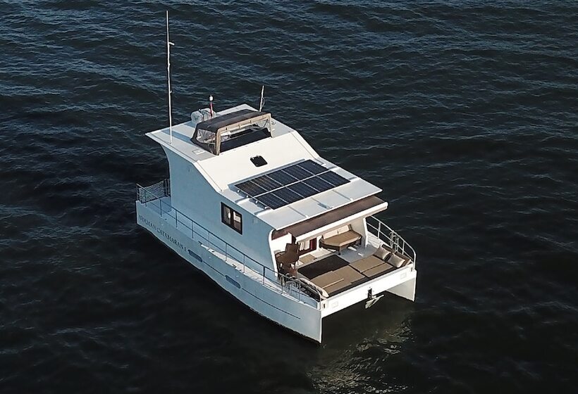 Отель Nyaman Catamaran