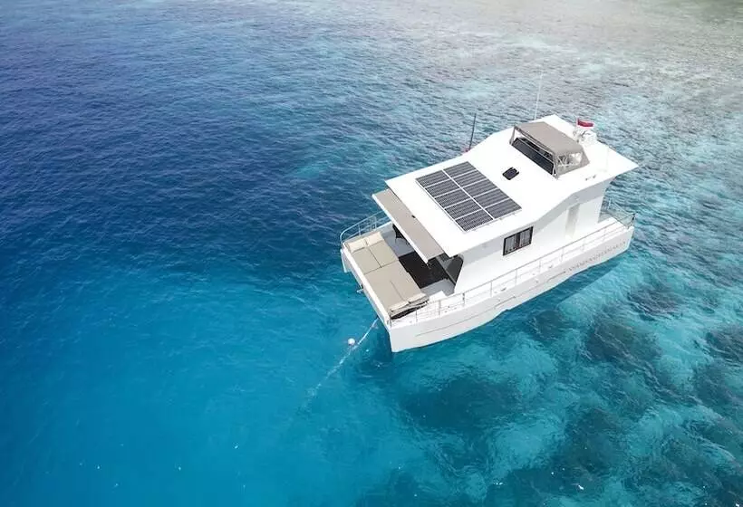 ホテル Nyaman Catamaran