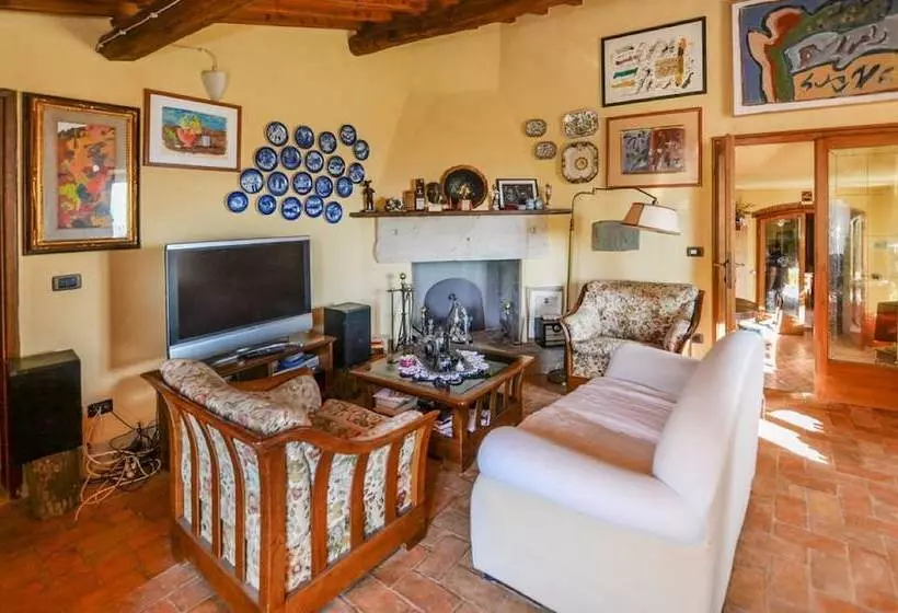 田舎風ホテル Agriturismo Il Moraiolo