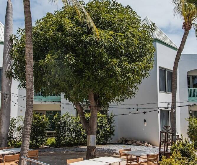 هتل The Mill Resort & Suites