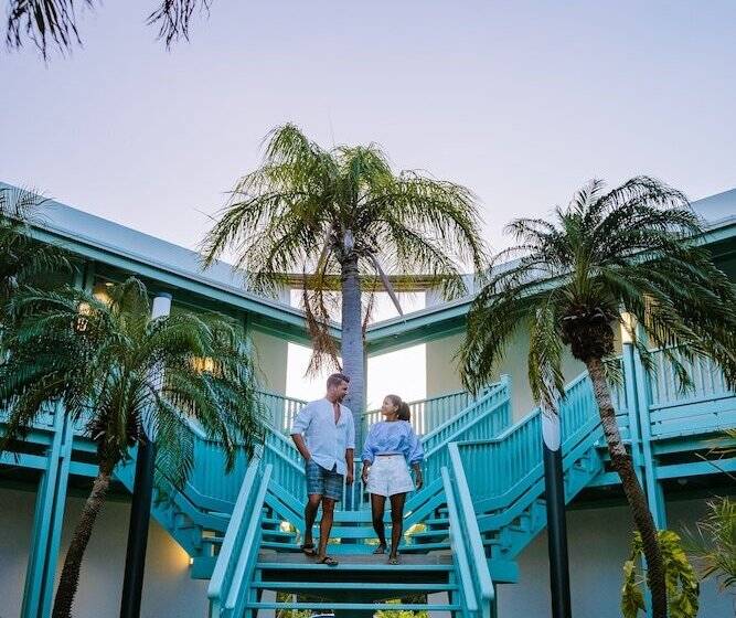 هتل The Mill Resort & Suites