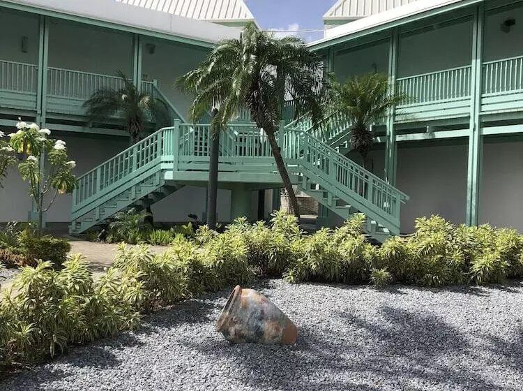 هتل The Mill Resort & Suites