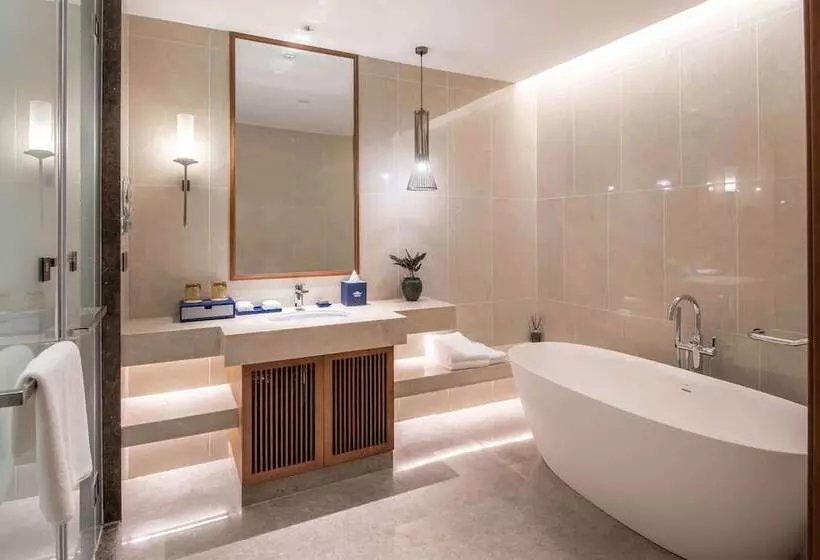 Howard Johnson The Bund Hotel Gasa