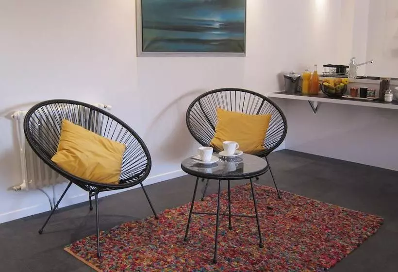پانسیون La Belle Jaune  Bed And Breakfast
