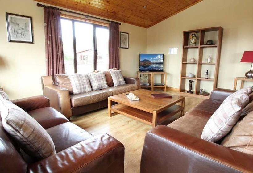 Stunning 4 Bedlog Cabin In Kerrykeel Sleeps 10
