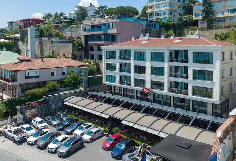 Отель Emirganli Suites