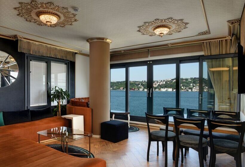 Отель Emirganli Suites