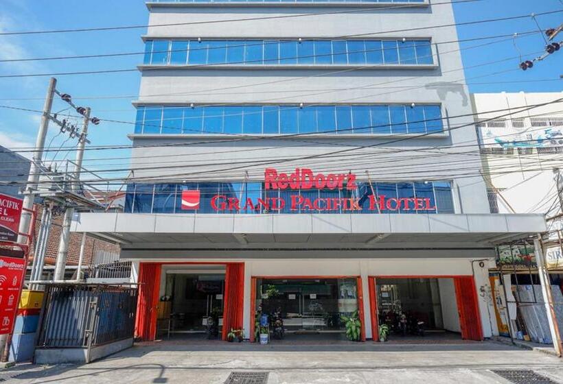 Reddoorz Plus @ Grand Pacifik Hotel Makassar