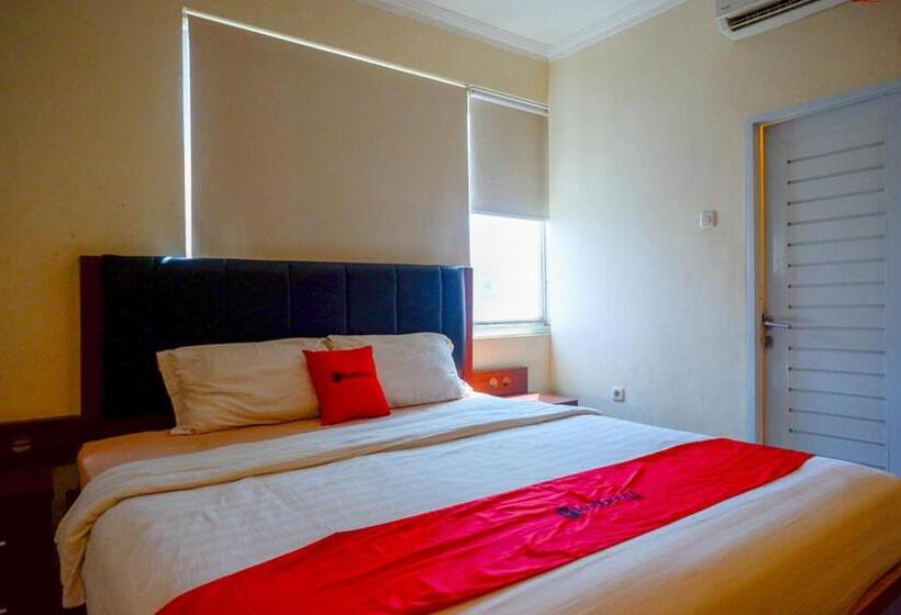 Reddoorz Plus @ Grand Pacifik Hotel Makassar