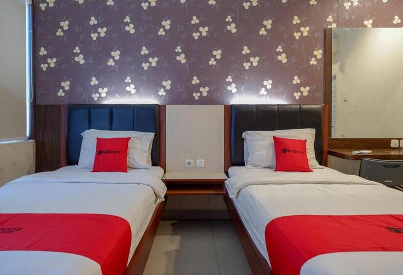 Reddoorz Plus @ Grand Pacifik Hotel Makassar