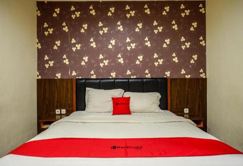 Reddoorz Plus @ Grand Pacifik Hotel Makassar