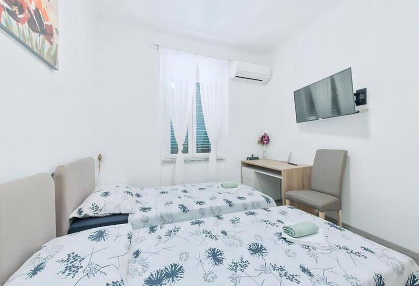 پانسیون Little Flower In City Center